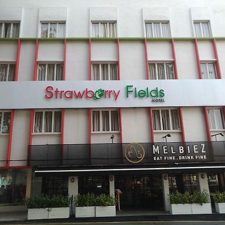 Hotel Strawberry Fields Petaling Jaya Exterior foto