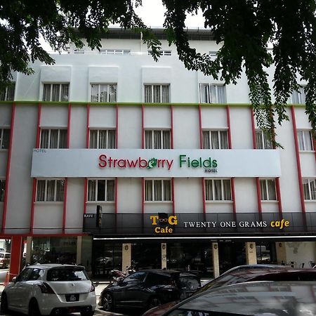 Hotel Strawberry Fields Petaling Jaya Exterior foto