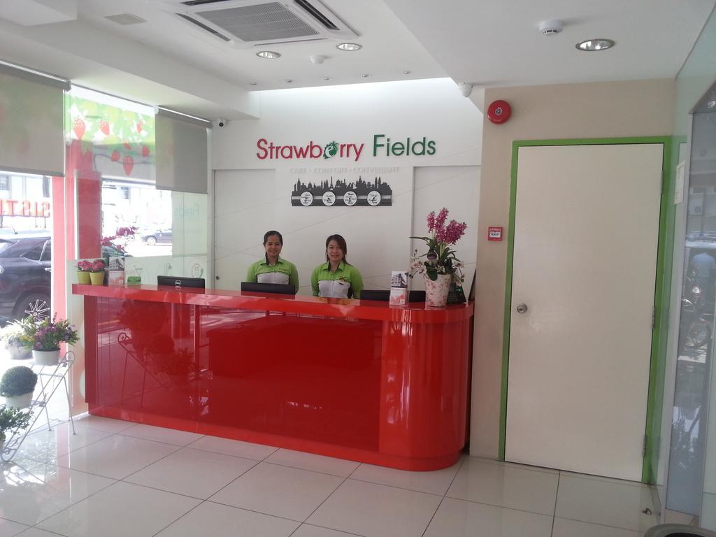 Hotel Strawberry Fields Petaling Jaya Exterior foto