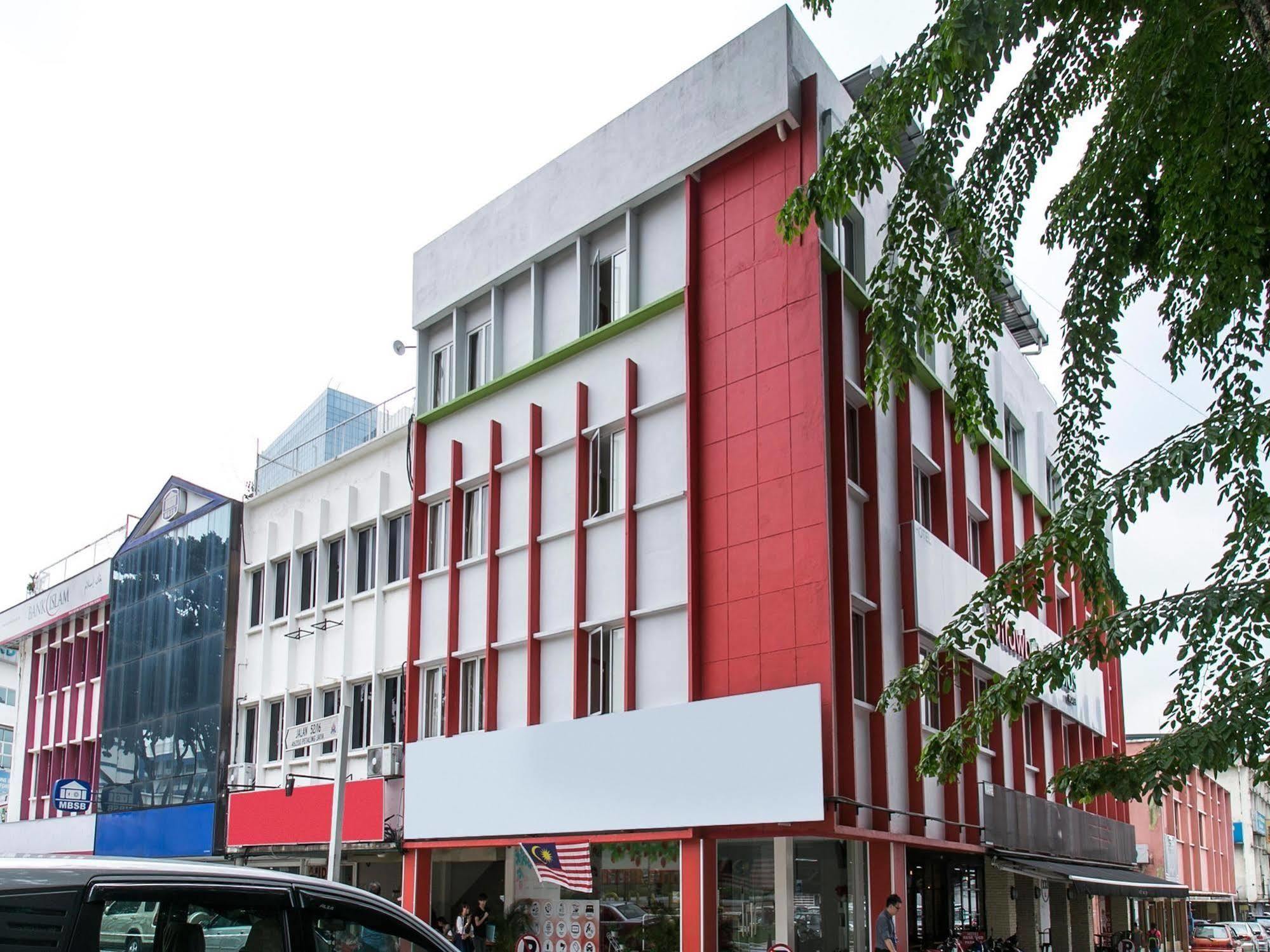 Hotel Strawberry Fields Petaling Jaya Exterior foto